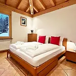 Me17-a - Attika - 85m2, Holz, Ausblick, Mit Garage * Pontresina