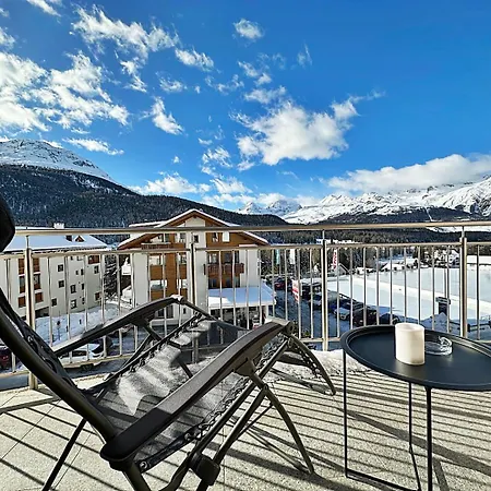 Attika - 85m2, Holz, Ausblick, Mit Garage - Me17-a Apartment Pontresina