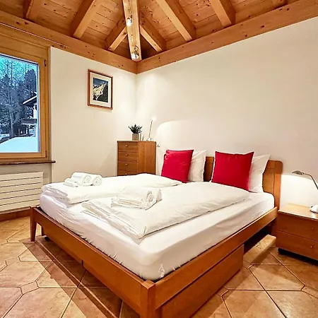 Attika - 85m2, Holz, Ausblick, Mit Garage - Me17-a * Pontresina