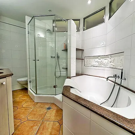 Attika - 85m2, Holz, Ausblick, Mit Garage - Me17-a