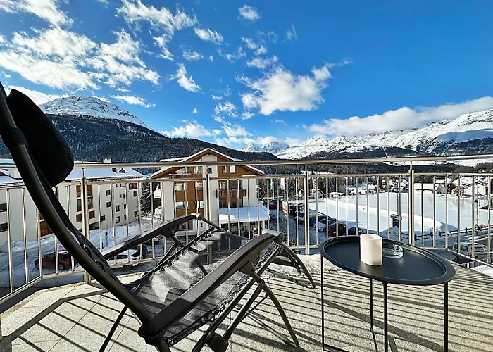 Attika - 85m2, Holz, Ausblick, Mit Garage - Me17-a Apartman Pontresina