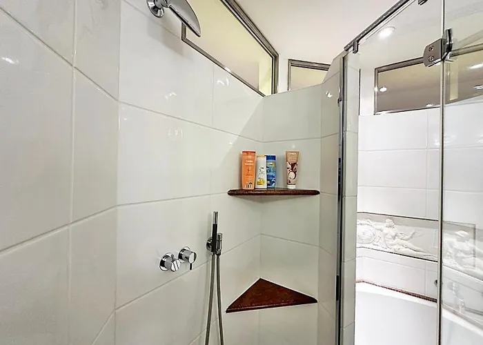 Apartman Attika - 85m2, Holz, Ausblick, Mit Garage - Me17-a Pontresina