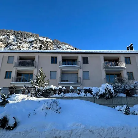 Attika - 85m2, Holz, Ausblick, Mit Garage - Me17-a Pontresina